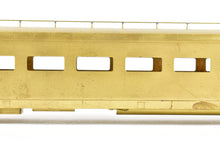 Load image into Gallery viewer, HO Brass S. Soho & Co. GN - Great Northern Empire Builder #1209 Coach