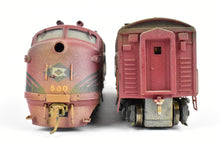 Load image into Gallery viewer, HO Brass Hallmark Models LV - Lehigh Valley EMD FT A/B Set CP w/Heavy Weathering