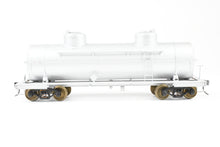 Load image into Gallery viewer, O Brass U.S. Hobbies Various Roads 8,000 Gallon Double-Dome Tank Car CP NOT LETTERED