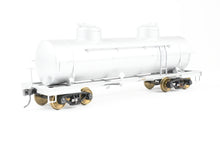 Load image into Gallery viewer, O Brass U.S. Hobbies Various Roads 8,000 Gallon Double-Dome Tank Car CP NOT LETTERED