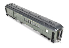 Load image into Gallery viewer, O Brass Oriental Limited GN - Great Northern H.W Combine/Caboose 557-586 CP #582