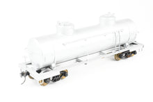 Load image into Gallery viewer, O Brass U.S. Hobbies Various Roads 8,000 Gallon Double-Dome Tank Car CP NOT LETTERED