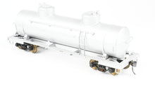 Load image into Gallery viewer, O Brass U.S. Hobbies Various Roads 8,000 Gallon Double-Dome Tank Car CP NOT LETTERED