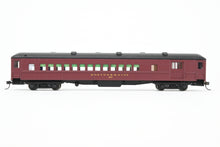 Load image into Gallery viewer, HO Bethlehem Car Works B&M – Boston & Maine Combine FP No. 3671 RTR