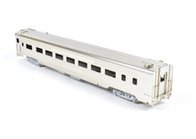 Load image into Gallery viewer, HO Brass Oriental Limited CB&Q - Burlington Route Twin Cities Zephyr Coach