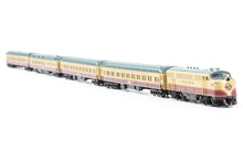 Load image into Gallery viewer, N Microtrains Line Napa Valley Wine Train 4-Pack w/Bonus FT Powered A-unit