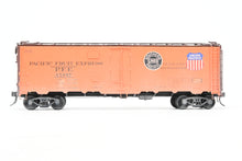 Load image into Gallery viewer, O Brass PSC - Precision Scale Co. PFE - Pacific Fruit Express 40’ Steel Reefer with Wood Roof Walk Circa 1945 CP No. 45867