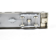 Load image into Gallery viewer, HO Brass Oriental Limited CB&Q - Burlington Route Twin Cities Zephyr Coach