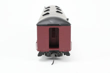 Load image into Gallery viewer, HO Bethlehem Car Works B&M – Boston & Maine Combine FP No. 3671 RTR
