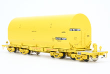 Load image into Gallery viewer, HO Brass CON OMI - Overland Models, Inc. UP - Union Pacific NASA Shuttle Solid Rocket Motor Rail Car Factory Painted No. 50024