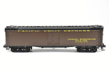 Load image into Gallery viewer, HO Brass WP Car Corp. PFE - Pacific Fruit Express Express Reefer Factory Painted No. 772