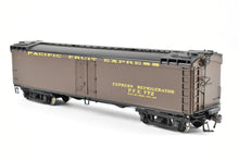 Load image into Gallery viewer, HO Brass WP Car Corp. PFE - Pacific Fruit Express Express Reefer Factory Painted No. 772