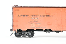 Load image into Gallery viewer, O Brass PSC - Precision Scale Co. PFE - Pacific Fruit Express 40’ Steel Reefer with Wood Roof Walk Circa 1945 CP No. 45867