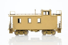 Load image into Gallery viewer, HO Brass Oriental Limited GN - Great Northern 25 Foot Caboose