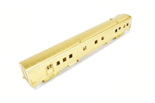 Load image into Gallery viewer, HO Brass Oriental Limited NP - Northern Pacific North Coast Limited Mail-Dorm #425 w/o Skirts