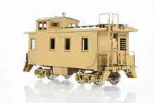 Load image into Gallery viewer, HO Brass Oriental Limited GN - Great Northern 25 Foot Caboose