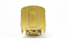 Load image into Gallery viewer, HO Brass Oriental Limited NP - Northern Pacific North Coast Limited Mail-Dorm #425 w/o Skirts