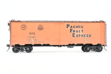 Load image into Gallery viewer, O Brass PSC - Precision Scale Co. PFE - Pacific Fruit Express 40’ Steel Reefer with Wood Roof Walk Circa 1945 CP No. 45885