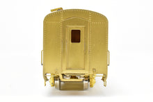 Load image into Gallery viewer, HO Brass Oriental Limited NP - Northern Pacific North Coast Limited Mail-Dorm #425 w/o Skirts