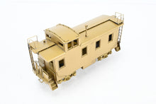 Load image into Gallery viewer, HO Brass Oriental Limited GN - Great Northern 25 Foot Caboose