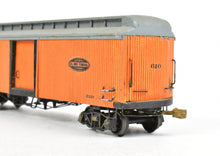 Load image into Gallery viewer, HO La Belle Woodworking IT - Illinois Terminal Freight/Baggage Trailer Built and Painted #610