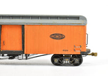 Load image into Gallery viewer, HO La Belle Woodworking IT - Illinois Terminal Freight/Baggage Trailer Built and Painted #610