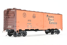 Load image into Gallery viewer, O Brass PSC - Precision Scale Co. PFE - Pacific Fruit Express 40’ Steel Reefer with Wood Roof Walk Circa 1945 CP No. 45885