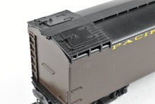 Load image into Gallery viewer, HO Brass WP Car Corp. PFE - Pacific Fruit Express Express Reefer Factory Painted No. 772