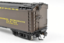 Load image into Gallery viewer, HO Brass WP Car Corp. PFE - Pacific Fruit Express Express Reefer Factory Painted No. 772