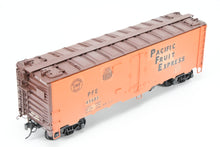 Load image into Gallery viewer, O Brass PSC - Precision Scale Co. PFE - Pacific Fruit Express 40’ Steel Reefer with Wood Roof Walk Circa 1945 CP No. 45885