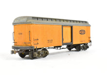 Load image into Gallery viewer, HO La Belle Woodworking ITS - Illinois Terminal System Freight/Baggage Trailer Built and Painted #717