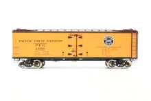 Load image into Gallery viewer, Gauge 1 - 1:32nd Scale Brass PSC - Precision Scale Co. PFE - Pacific Fruit Express 40' Wood Refrigerator R-30-12 Factory Painted No. 28290