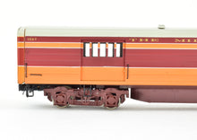 Load image into Gallery viewer, HO Brass CON PSC - Precision Scale Co. Milwaukee Road 1939 Hiawatha 60' Express Baggage Factory Painted