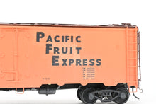 Load image into Gallery viewer, O Brass PSC - Precision Scale Co. PFE - Pacific Fruit Express 40’ Steel Reefer with Wood Roof Walk Circa 1945 CP No. 45885