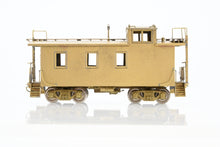 Load image into Gallery viewer, HO Brass Oriental Limited GN - Great Northern 25 Foot Caboose