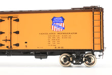 Load image into Gallery viewer, Gauge 1 - 1:32nd Scale Brass PSC - Precision Scale Co. PFE - Pacific Fruit Express 40' Wood Refrigerator R-30-12 Factory Painted No. 28290