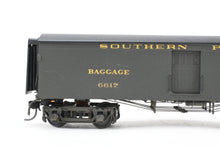 Load image into Gallery viewer, HO Brass Beaver Creek SP - Southern Pacific Silk and Tea Car FP No. 6617 REBOXX