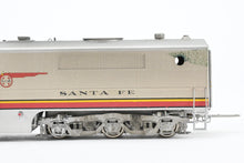 Load image into Gallery viewer, HO Brass Oriental Limited ATSF – Santa Fe ALCo PA-1 Custom Painted & Weathered No. 67