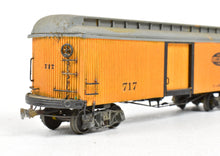 Load image into Gallery viewer, HO La Belle Woodworking ITS - Illinois Terminal System Freight/Baggage Trailer Built and Painted #717