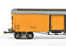 Load image into Gallery viewer, HO La Belle Woodworking ITS - Illinois Terminal System Freight/Baggage Trailer Built and Painted #717