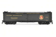 Load image into Gallery viewer, HO Brass Shoreham Shops GN - Great Northern 50 Foot Express Reefer FP #2116