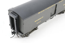 Load image into Gallery viewer, HO Brass Beaver Creek SP - Southern Pacific Silk and Tea Car FP No. 6617 REBOXX