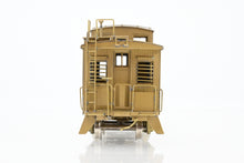 Load image into Gallery viewer, HO Brass Oriental Limited GN - Great Northern 25 Foot Caboose