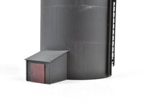 Load image into Gallery viewer, HO Brass Pecos River Brass Various Roads - Vertical Water Tank with Peaked Roof Painted