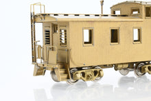 Load image into Gallery viewer, HO Brass Oriental Limited GN - Great Northern 25 Foot Caboose