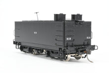 Load image into Gallery viewer, HO Brass W&R Enterprises NP - Northern Pacific Auxiliary Tender with High Water Hatch Factory Painted No. 919
