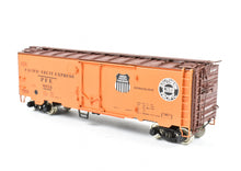 Load image into Gallery viewer, HO Brass CIL - Challenger Imports PFE - Pacific Fruit Express R-40-26 Refrigerator Car FP #8054