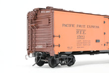 Load image into Gallery viewer, O Brass PSC - Precision Scale Co. PFE - Pacific Fruit Express 40’ Steel Reefer with Wood Roof Walk Circa 1945 CP No. 45683