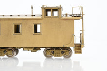 Load image into Gallery viewer, HO Brass Oriental Limited GN - Great Northern 25 Foot Caboose