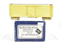 Load image into Gallery viewer, HO Brass NJ International MILW - Milwaukee Road Ribbed Boxcar 40' Single Door